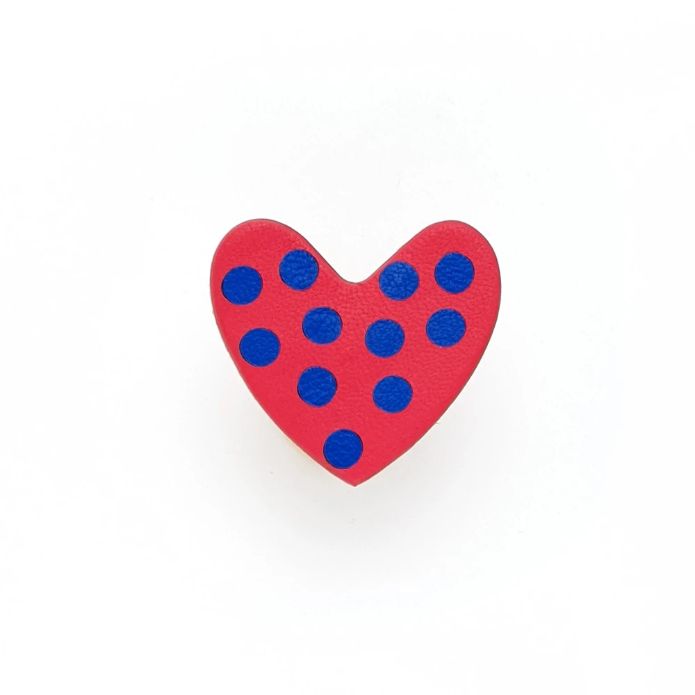Pin's coeur en marqueterie en cuir